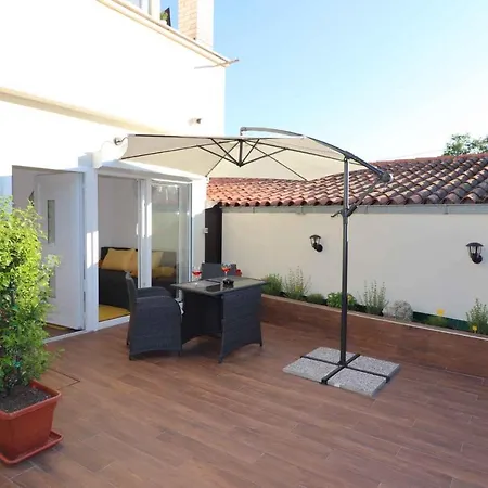 In Porec/istrien 31135 Apartment *